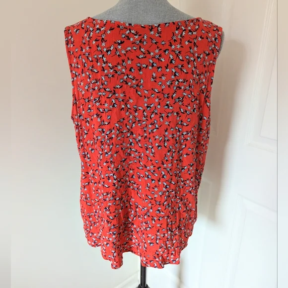 [A.N.A.] Floral Blouse Tank Neck Detail- LG - Picture 4 of 4